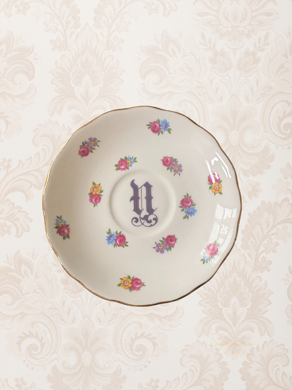 C U N T Saucer Set – Vintage Plates
