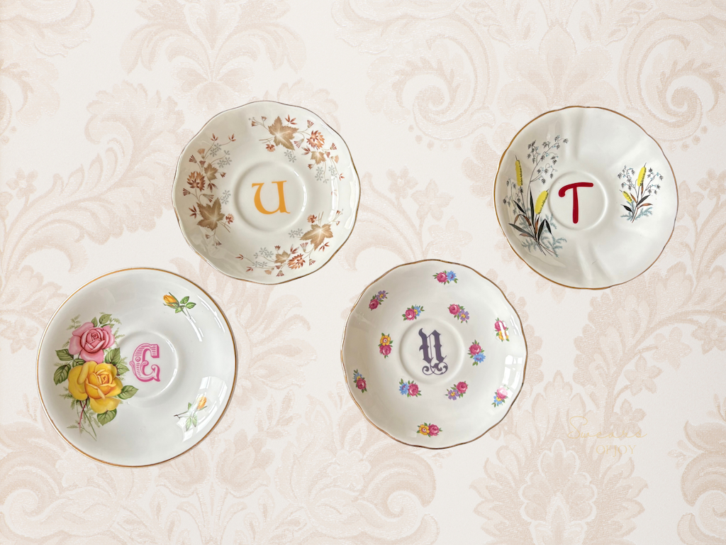 C U N T Saucer Set – Vintage Plates