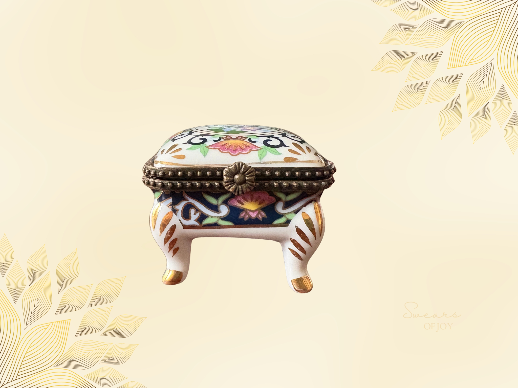 Nosey Cunt - Vintage Trinket Box