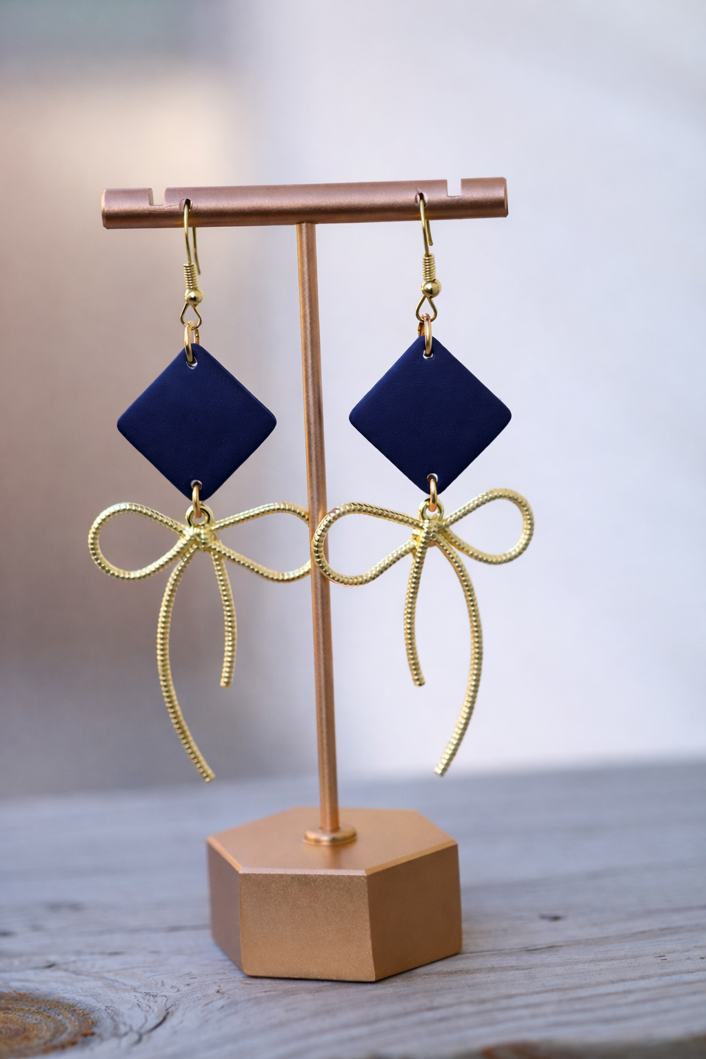 The Monarch Bow Drop