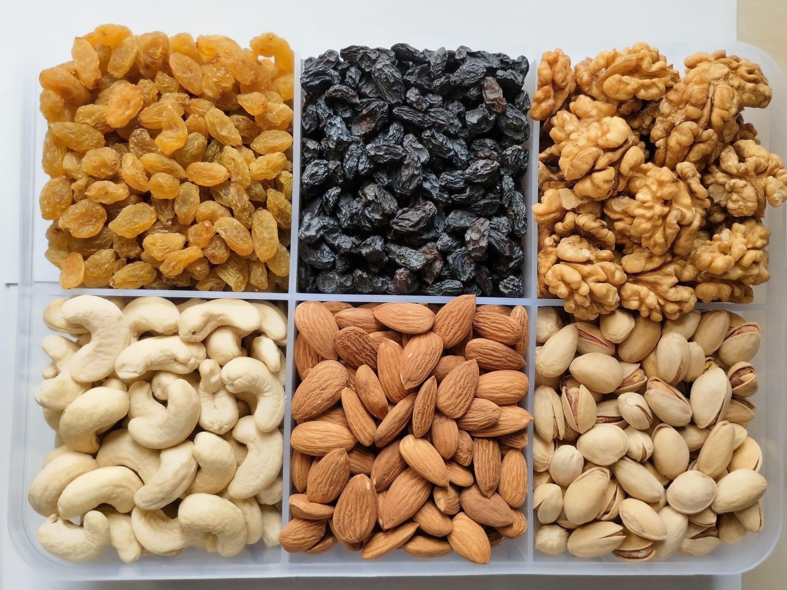 Premium Nuts and Dried Fruits Gift Pack  of 1200 gm (200 gm x 6 )