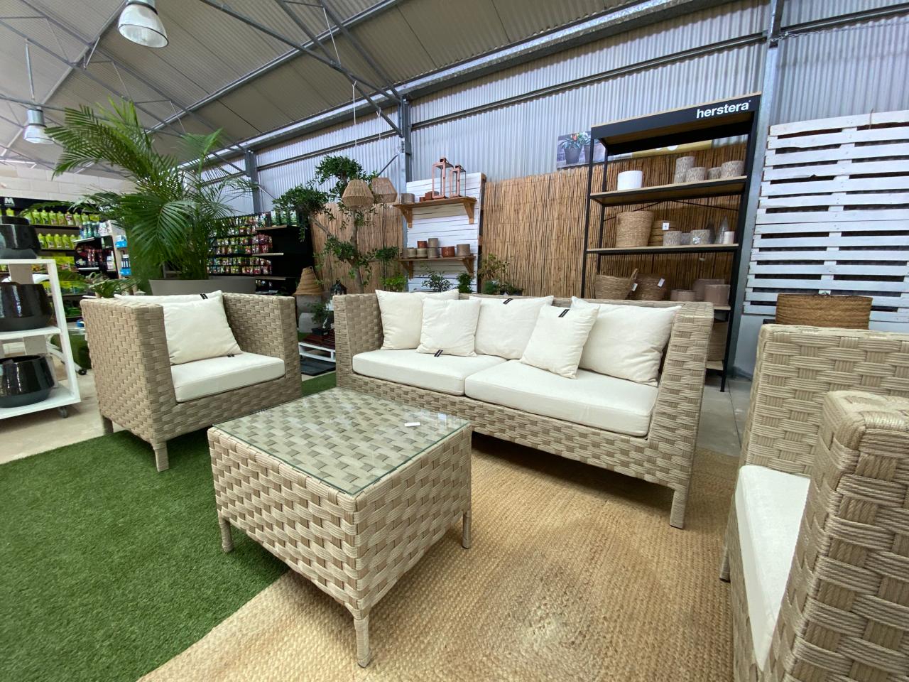 Norway Outdoor Lounge Set – Elegent Comfort in Handwoven Wicker