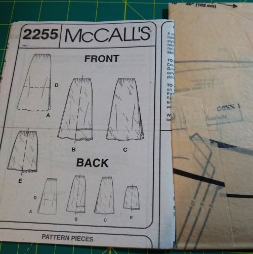 1999 McCall’s 2255 Misses Pull-On Bias Skirt Sewing Pattern – Sizes 6–10 – Two Lengths