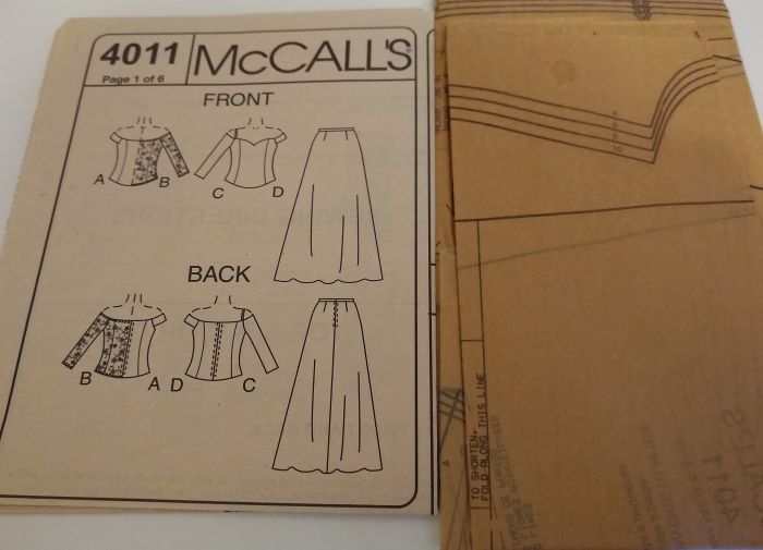 McCall’s 4011 (2003) – Misses Formal Top & Skirt Pattern – Sizes 4–10 – Factory-folded