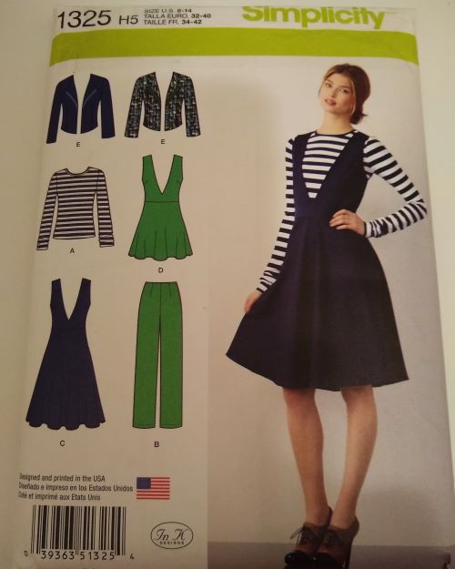 Simplicity 1325 (2014) – Misses Wardrobe Pattern Set Jumper, Pants, Tunic, Top, Jacket - Sizes 6–14 Factory-Folded