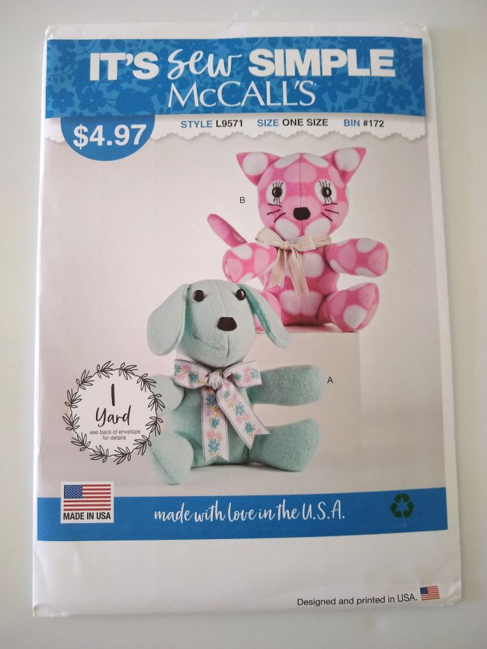 McCall’s L9571 Sewing Pattern – Stuffed Cat & Dog Plush Toys