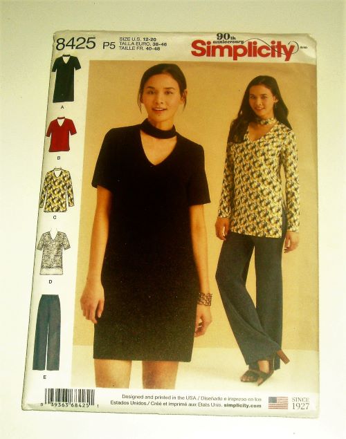 Simplicity 8425 Misses Tunic, Dress & Pants Sewing Pattern (Sizes 12–20, 2017)