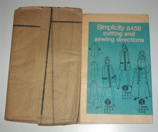 Vtg 1969 Simplicity 8458 Misses Button-Front Robe Pattern Sz 12–14 (Bust 34–36)