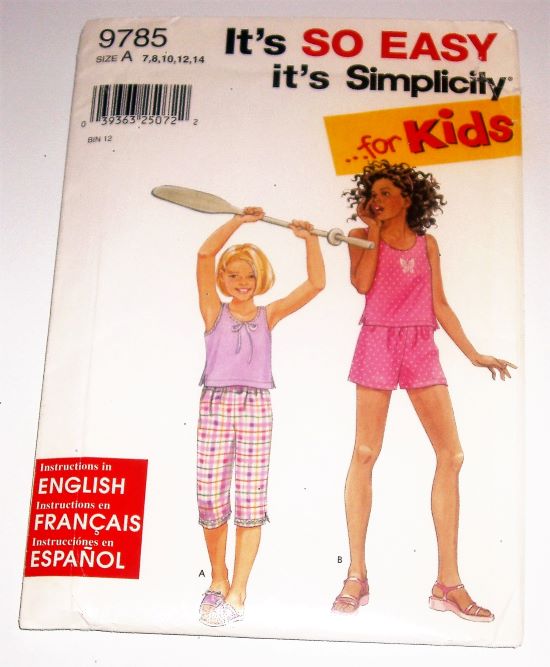 Simplicity 9785 – Girls' Crop Top, Capris & Shorts Pattern Sz 7–14