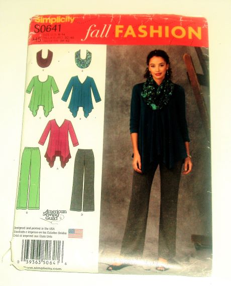 Simplicity S0641 Sewing Pattern Knit Tunic, Pants & Infinity Scarf (sizes 6–14)