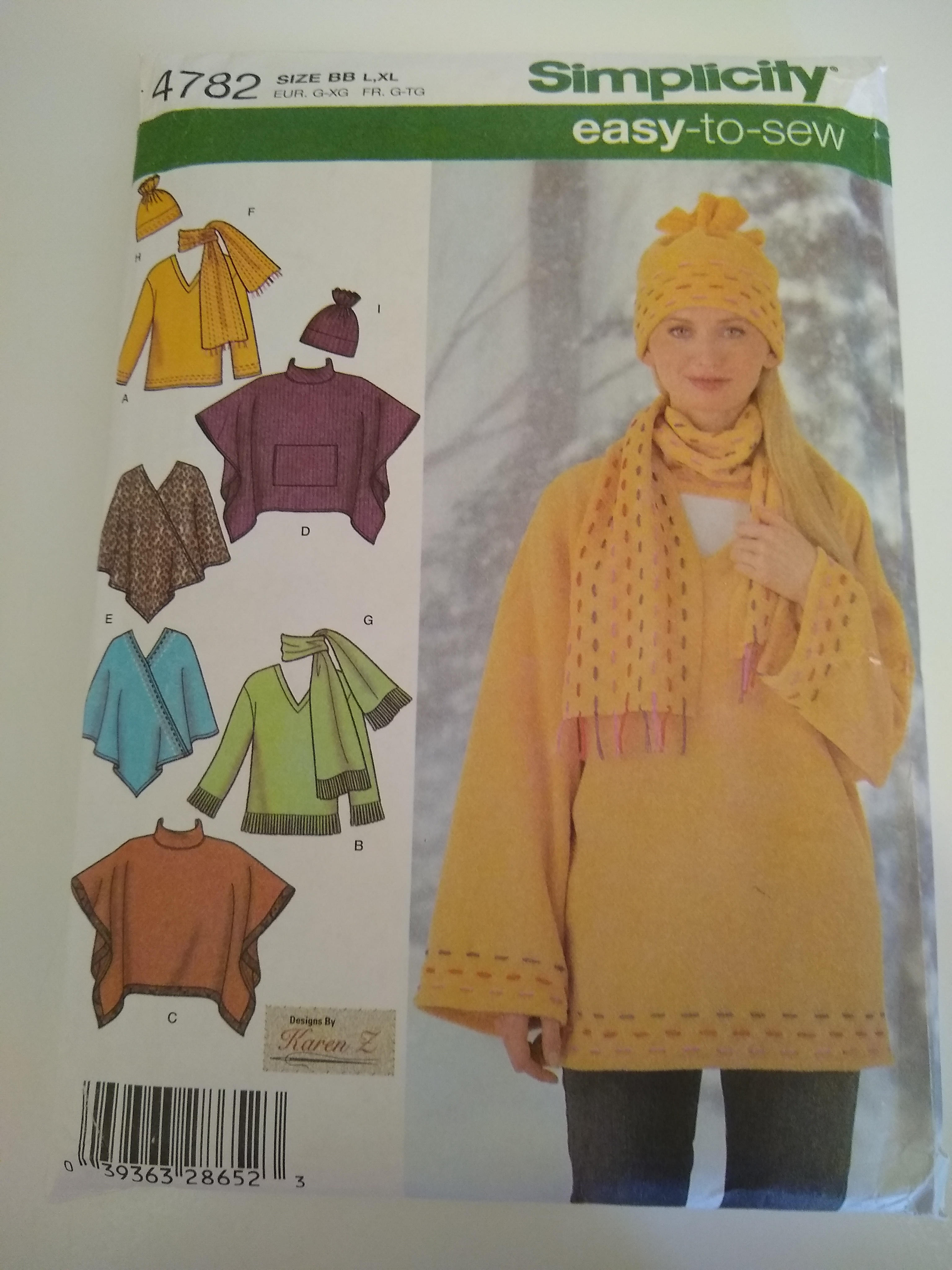Simplicity 4782 Misses Pullover Top, Poncho, Hat & Scarf Easy Winter Fleece Set