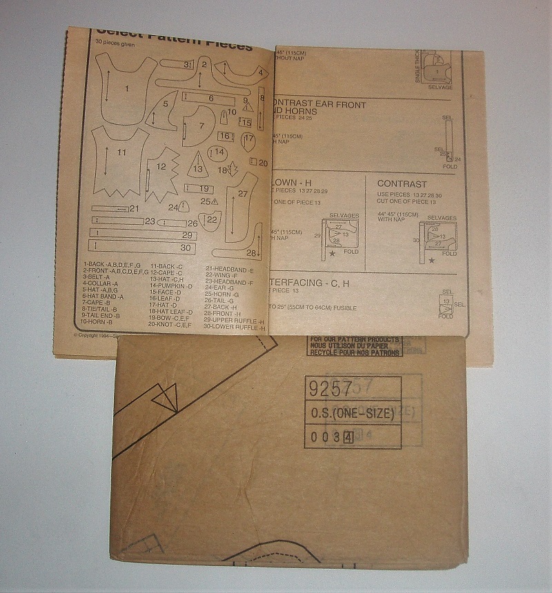 Simplicity 9257 Dog Costumes Sewing Pattern – One Size