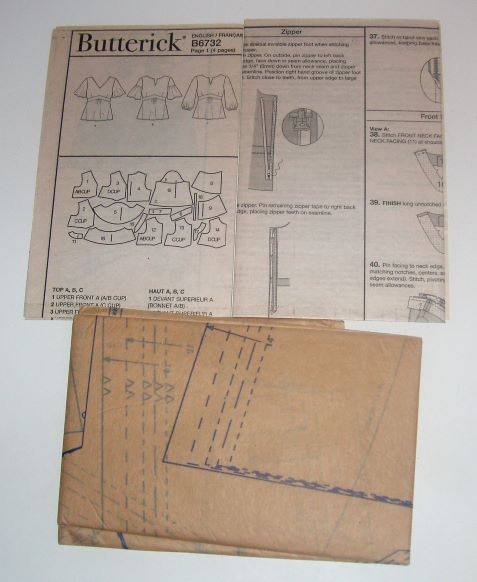 Butterick R10785 Misses’ Empire-Waist Top (Sizes 6–14, A–D Cup)