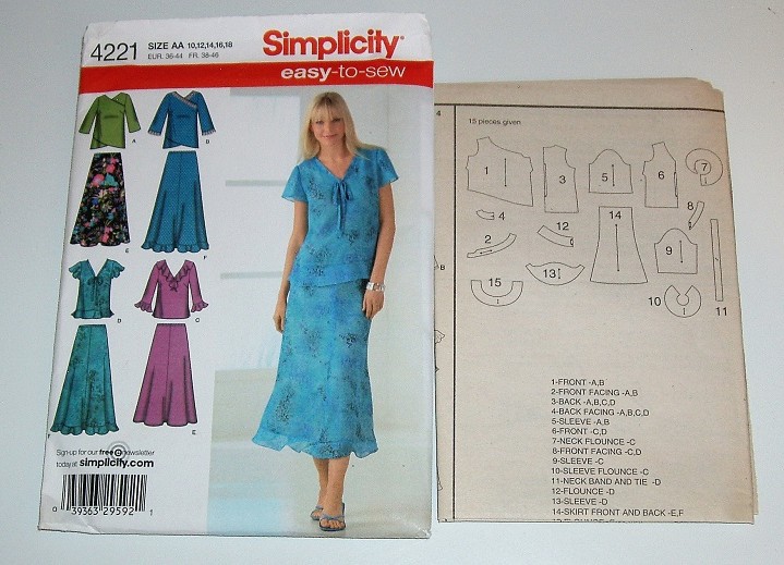 Simplicity 4221 Easy-to-Sew Skirt & Pullover Top Sewing Pattern Sizes 10–18
