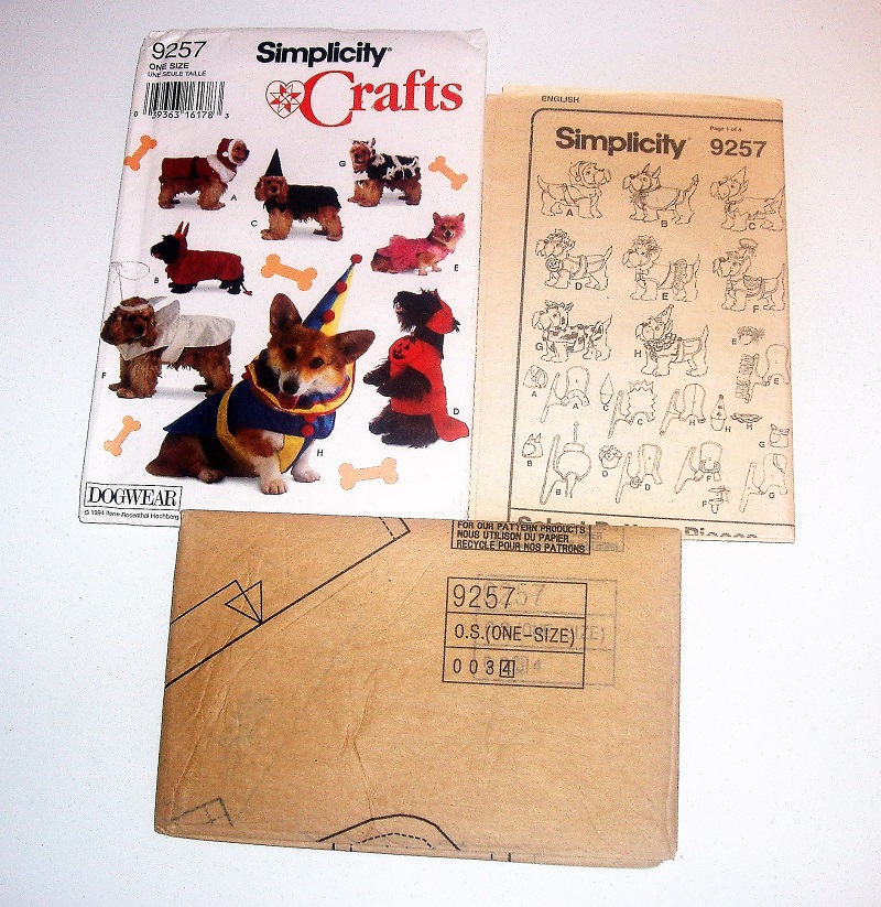 Simplicity 9257 Dog Costumes Sewing Pattern – One Size
