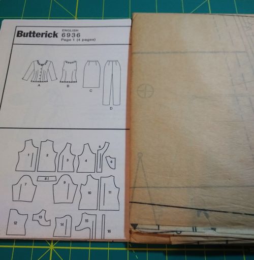 Butterick 6936 David Warren Misses/Misses Petite Top, Skirt & Pants Pattern (Sizes 14–18)