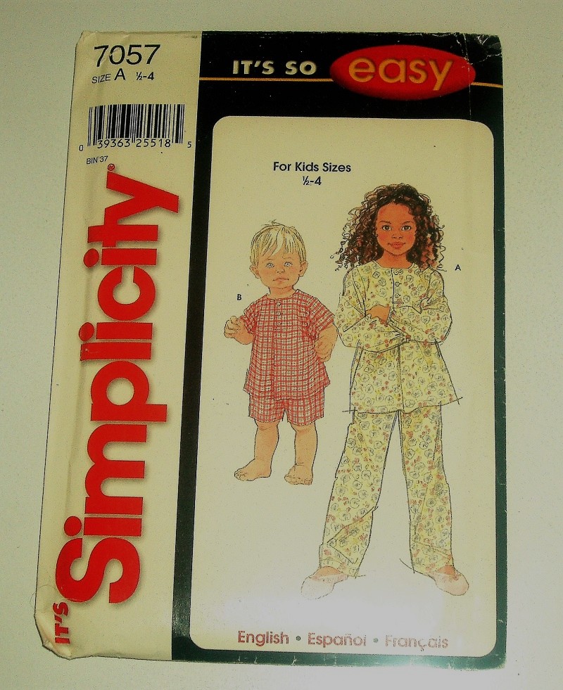 Simplicity 7057 It’s So Easy Sewing Pattern (Sizes ½–4) Toddler Sleepwear Set