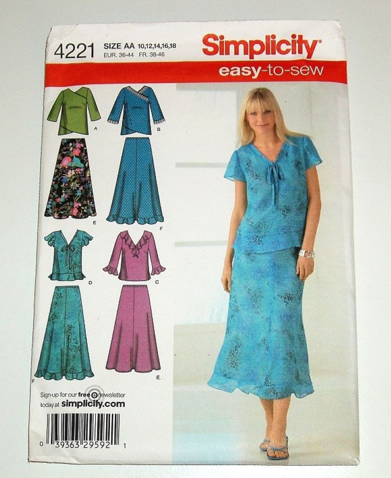 Simplicity 4221 Easy-to-Sew Skirt & Pullover Top Sewing Pattern Sizes 10–18