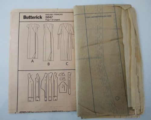 Butterick B5847 Misses Fitted Dress Pattern (Sz 14–22, 2012)