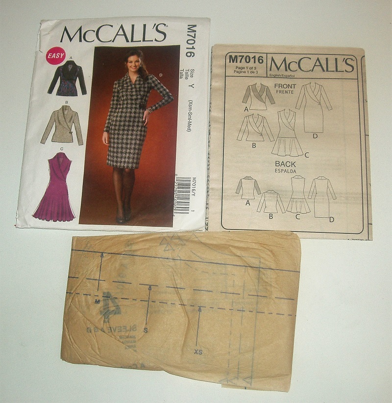 McCall’s M7016 Easy Misses’ Tops & Dresses Sewing Pattern Sizes XS–Medium 2014