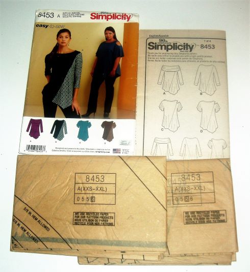 Simplicity 8453 Misses Stretch Knit Top Asymmetrical Hem (XXS–XXL)