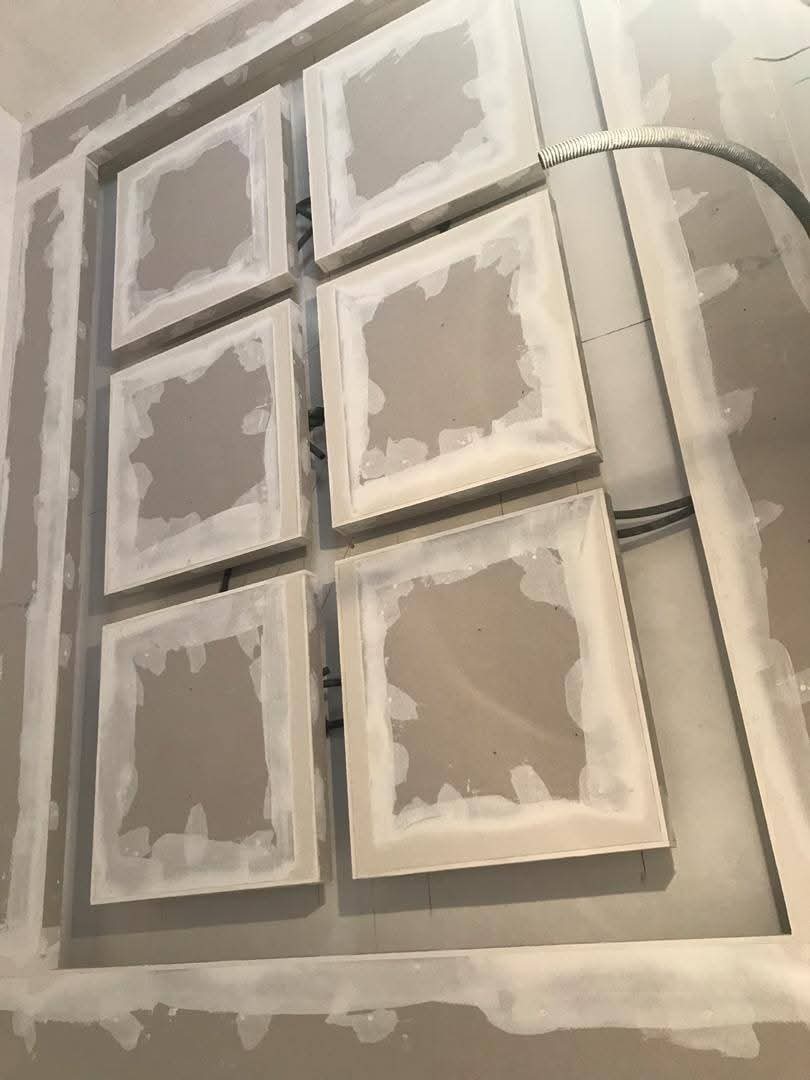 Plafond et éclairage M² Avec Material