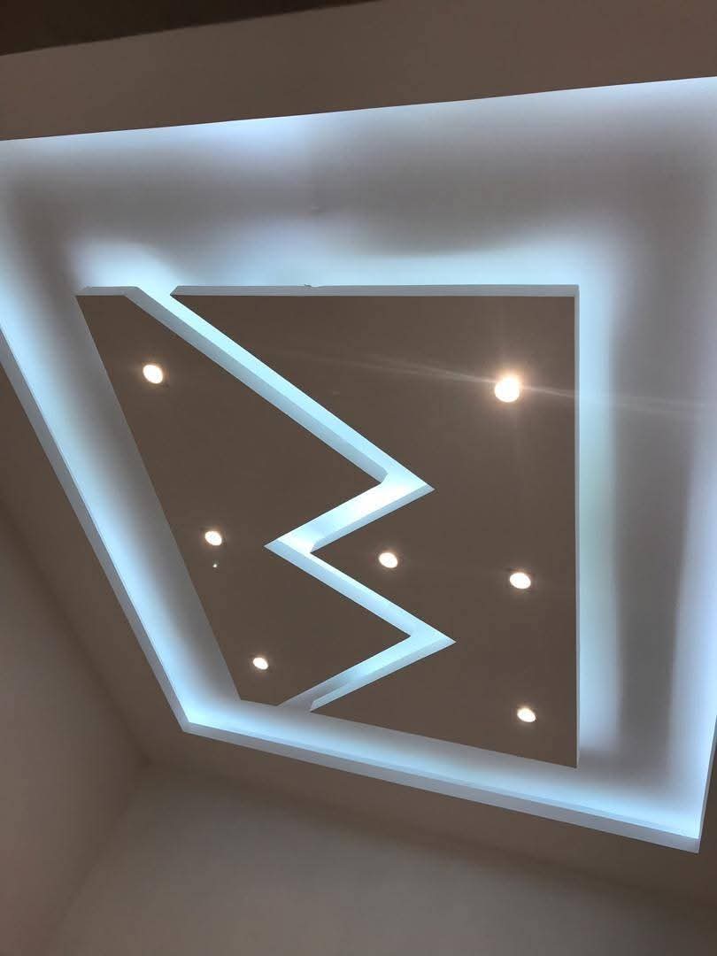 Plafond et éclairage M² Avec Material