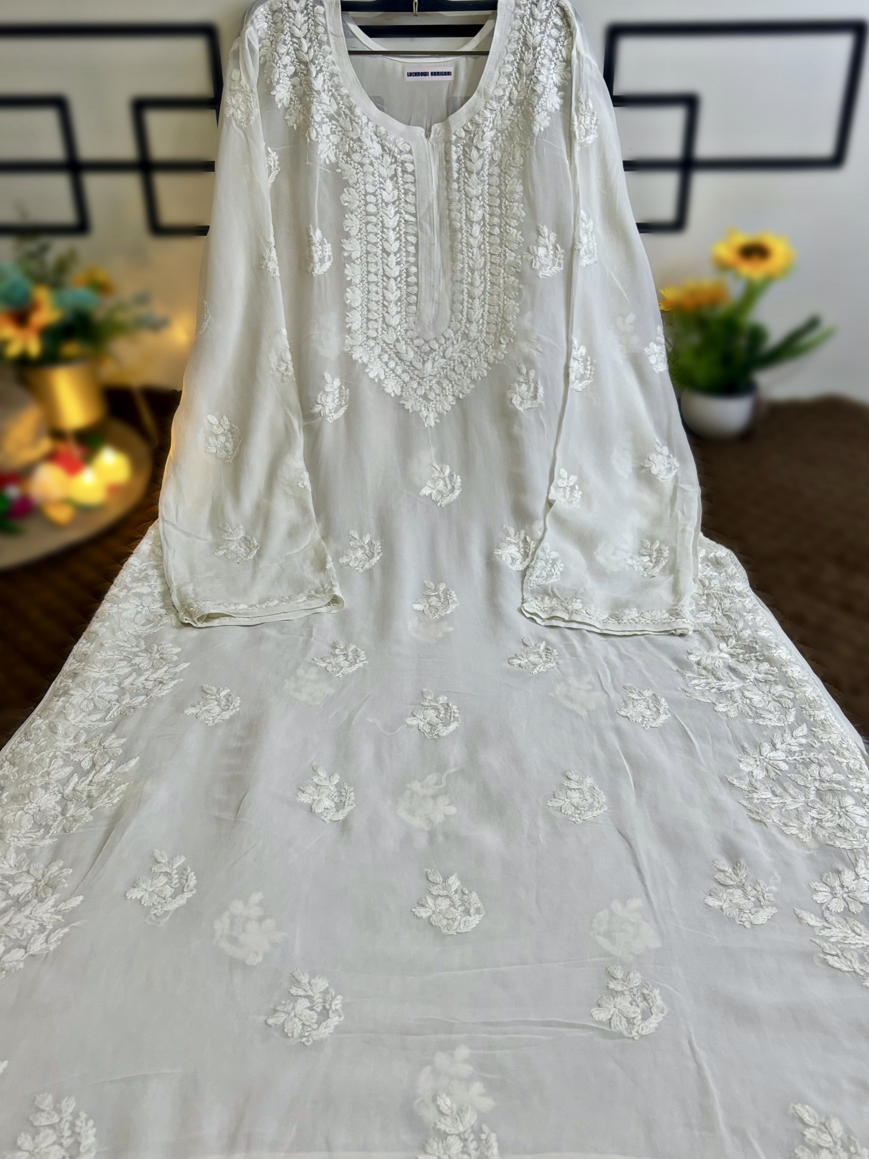 XL-Nazakat Viscose White Kurti with Malmal Inner