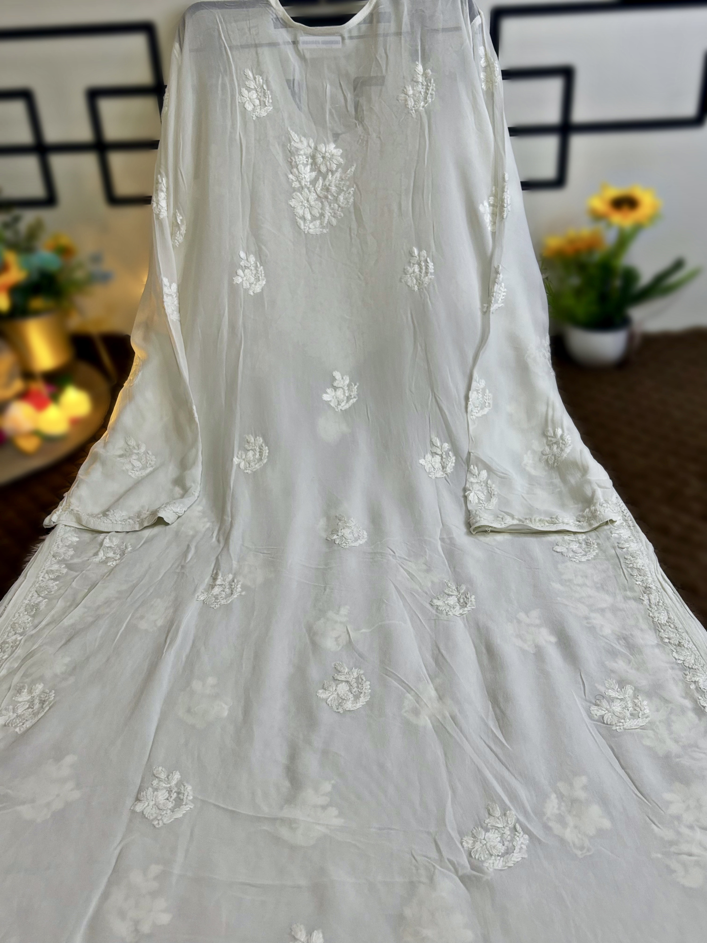 XL-Nazakat Viscose White Kurti with Malmal Inner