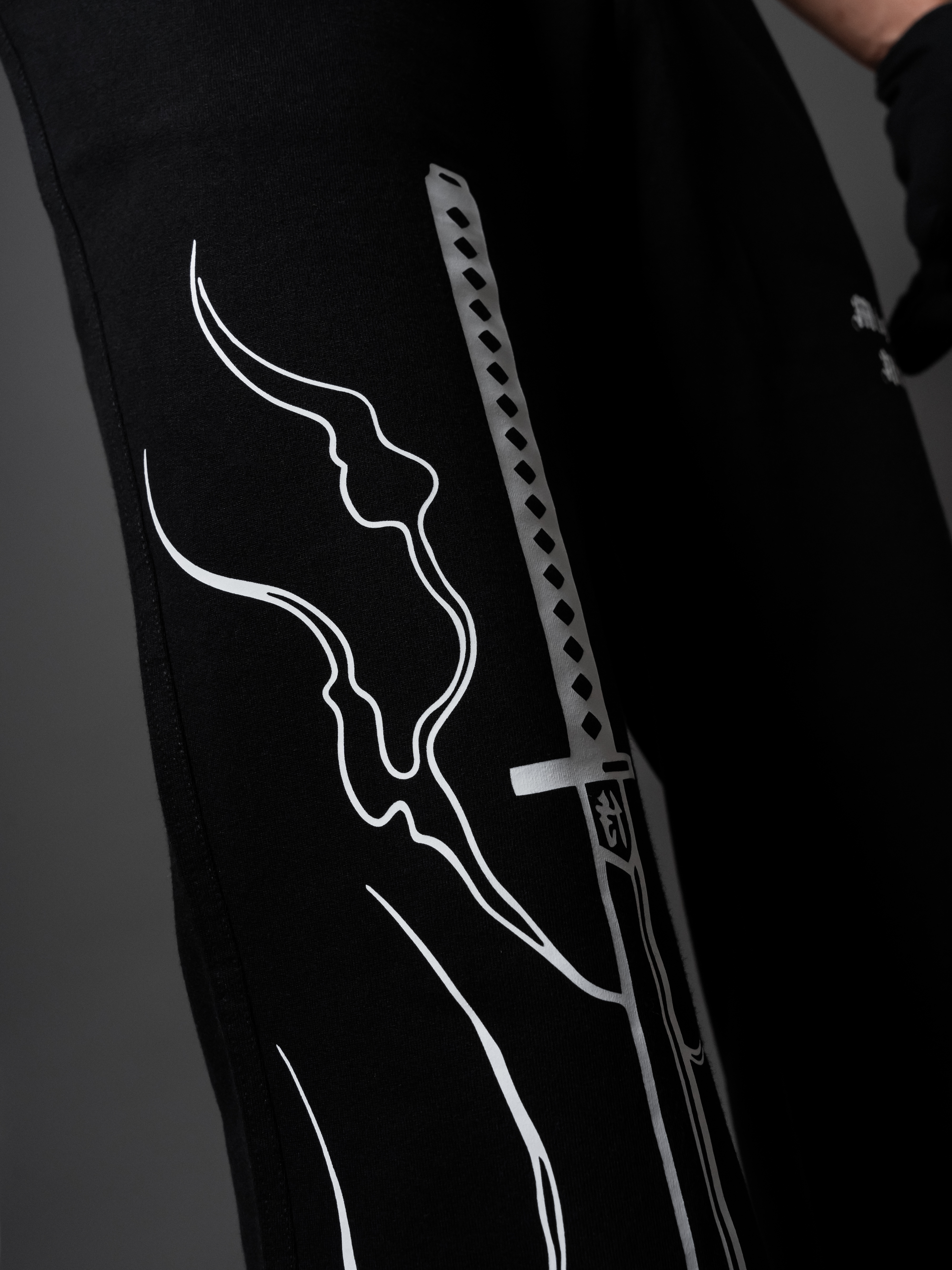BLACK KATANA TRACKPANT