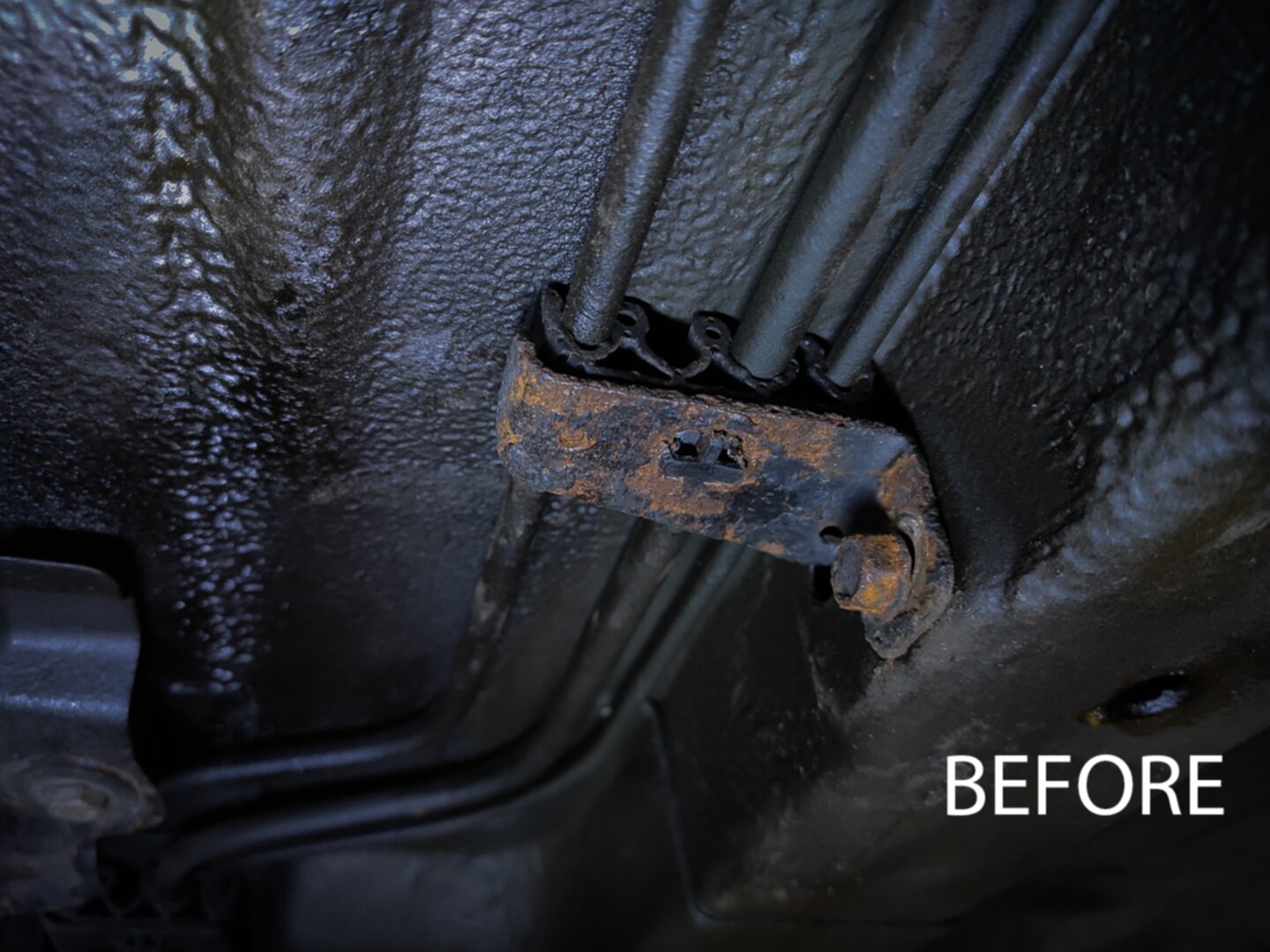 Fuel and brake line bracket set