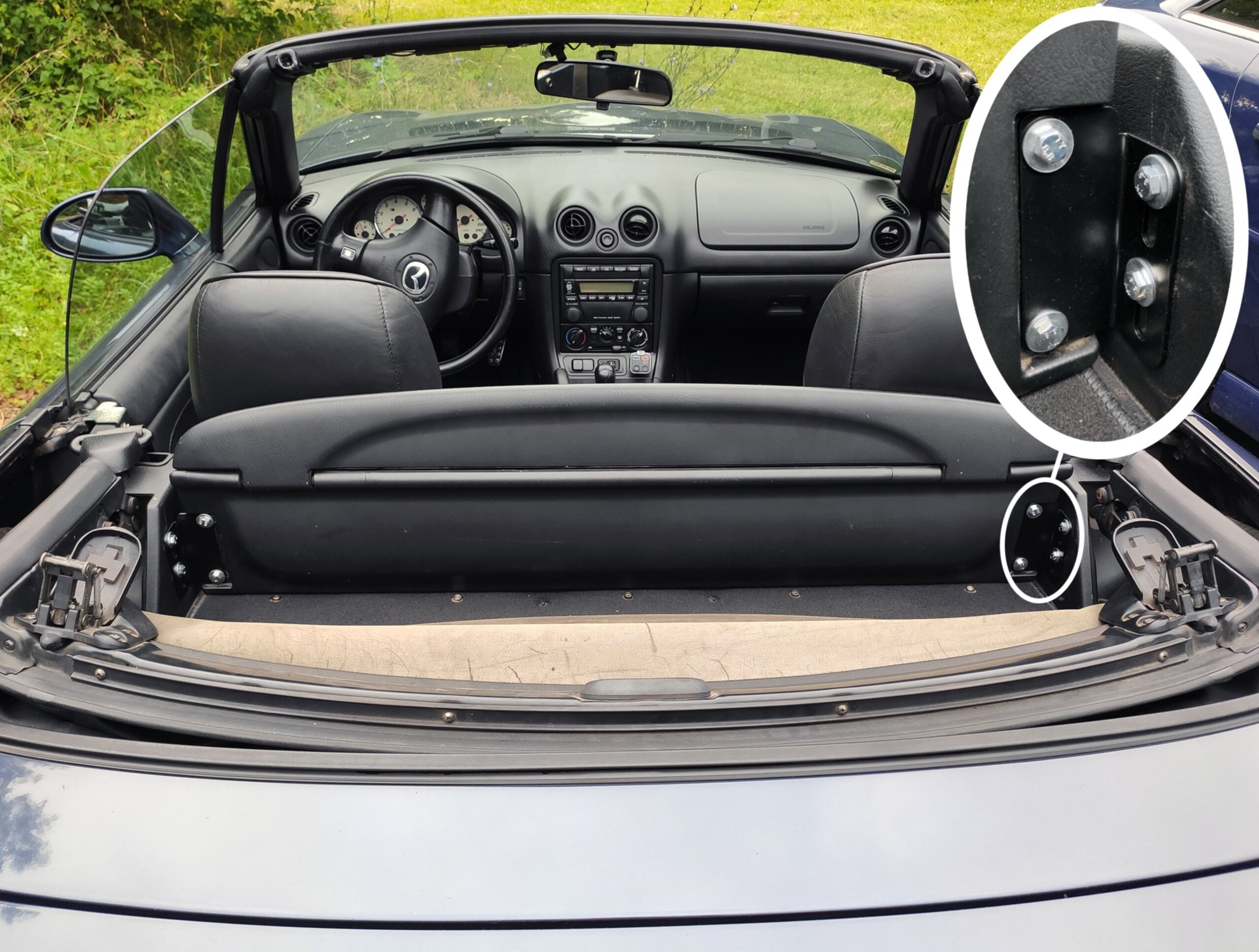 Wind deflector bracket set