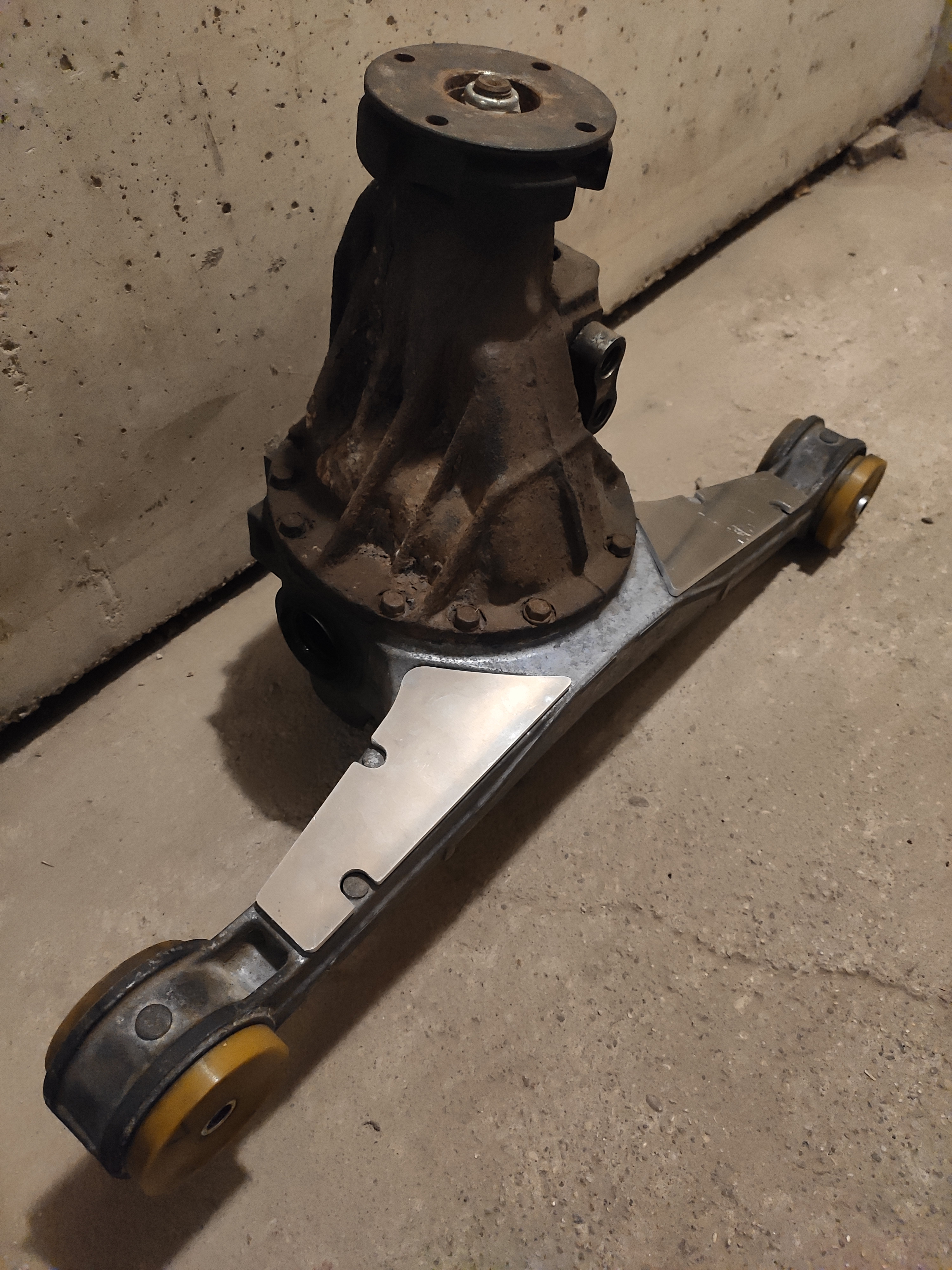 Differential reinforcement plates