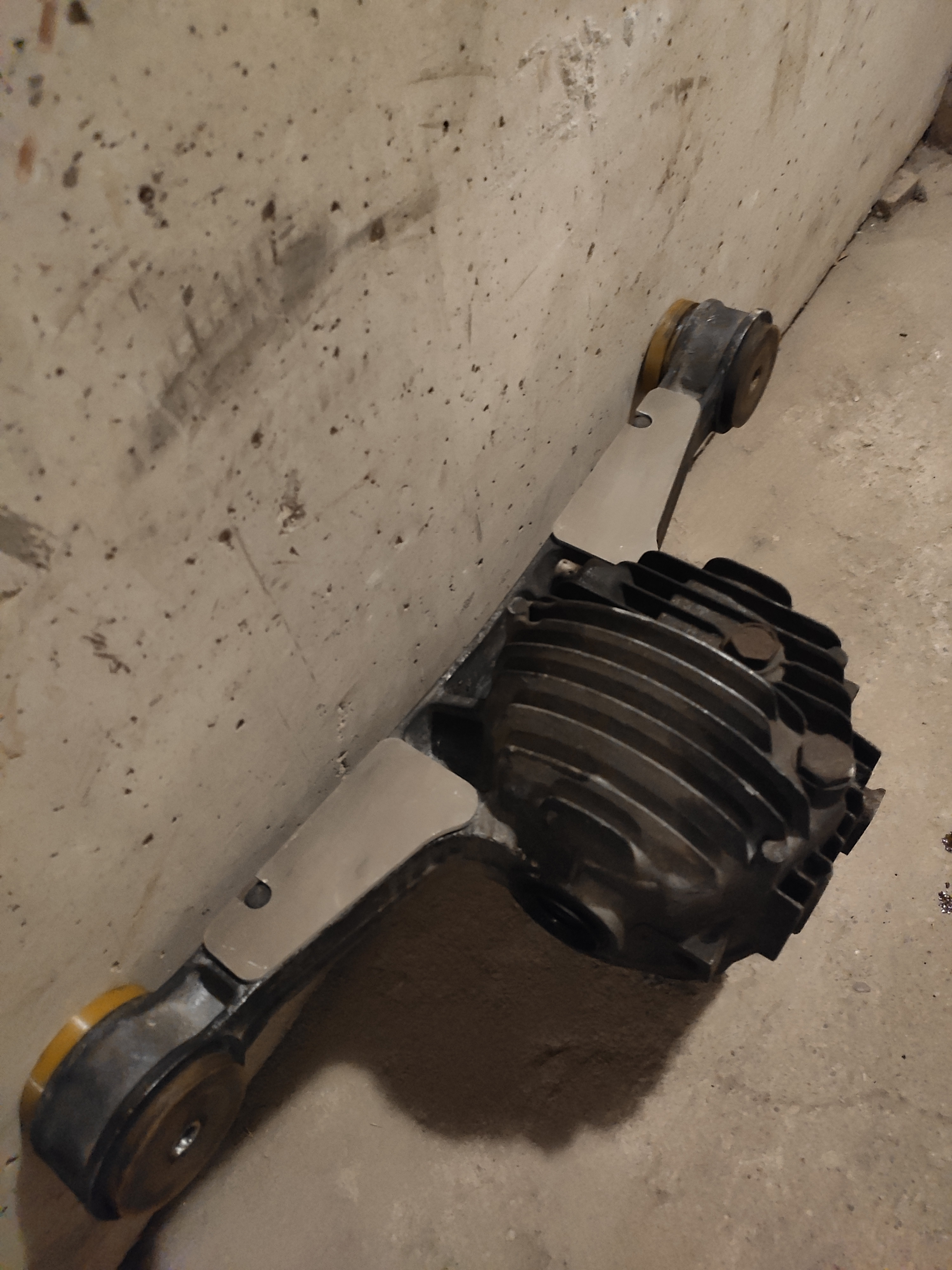 Differential reinforcement plates