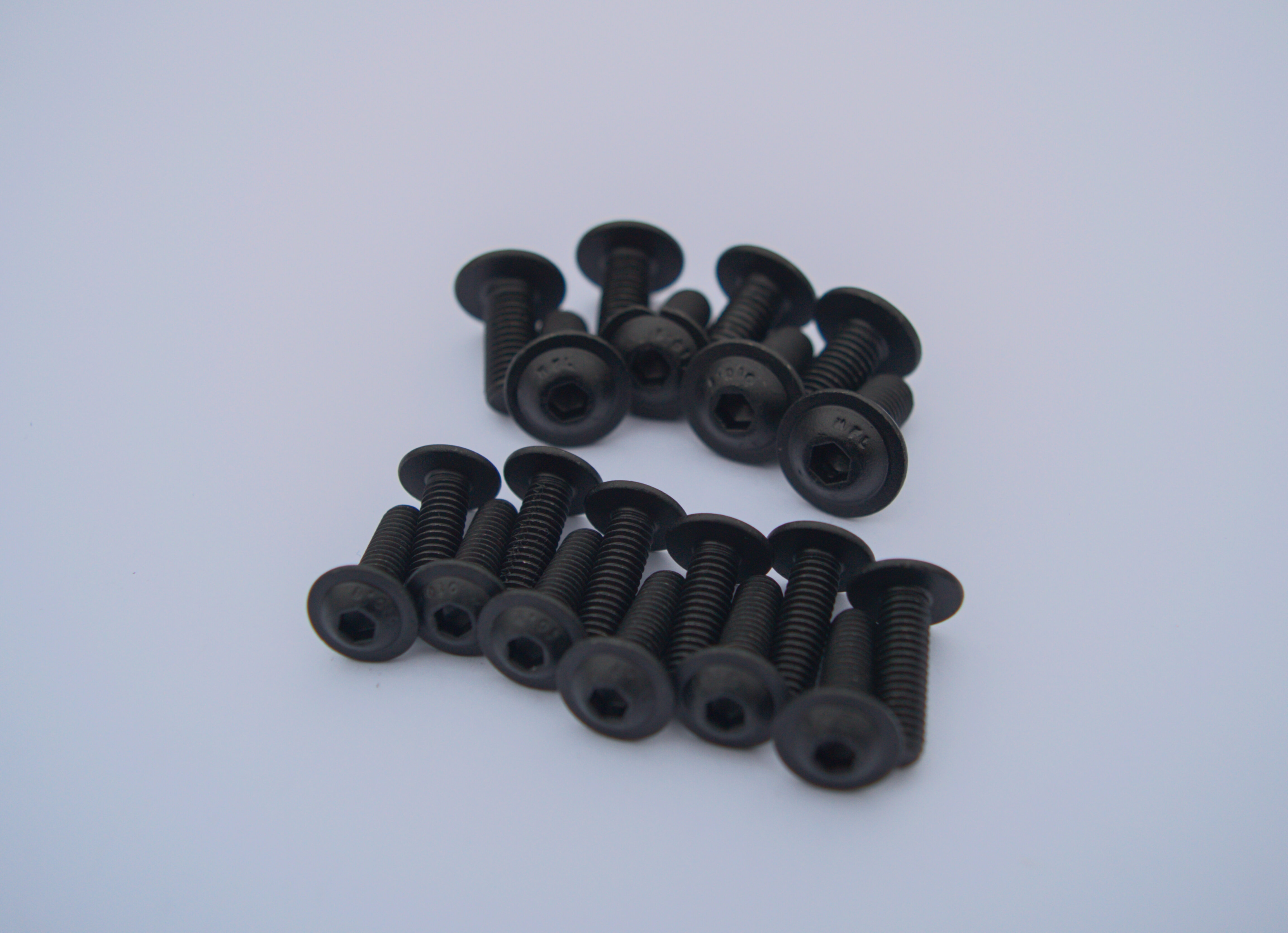 Hardtop brackets' BOLTS