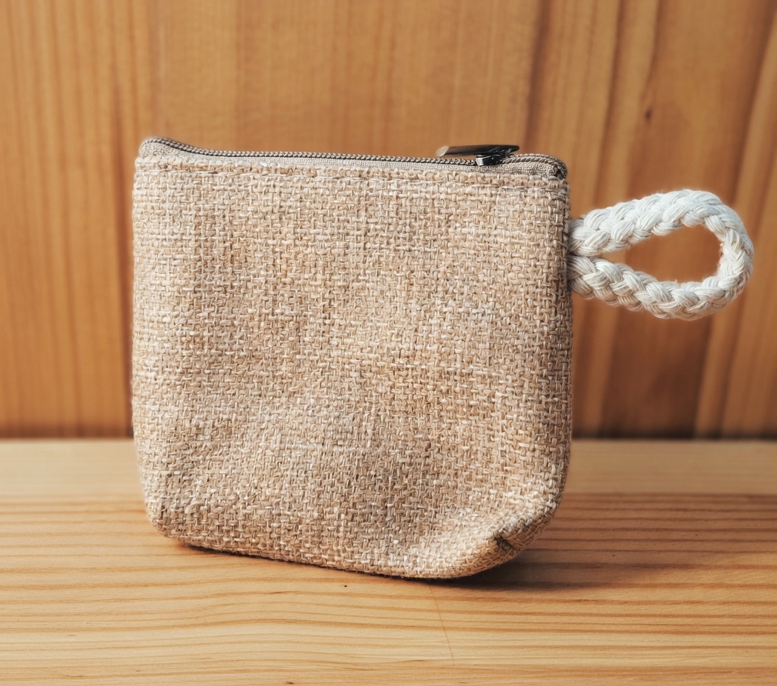 Monedero de yute con corazón | Jute coin purse with heart by Elena Exenberger