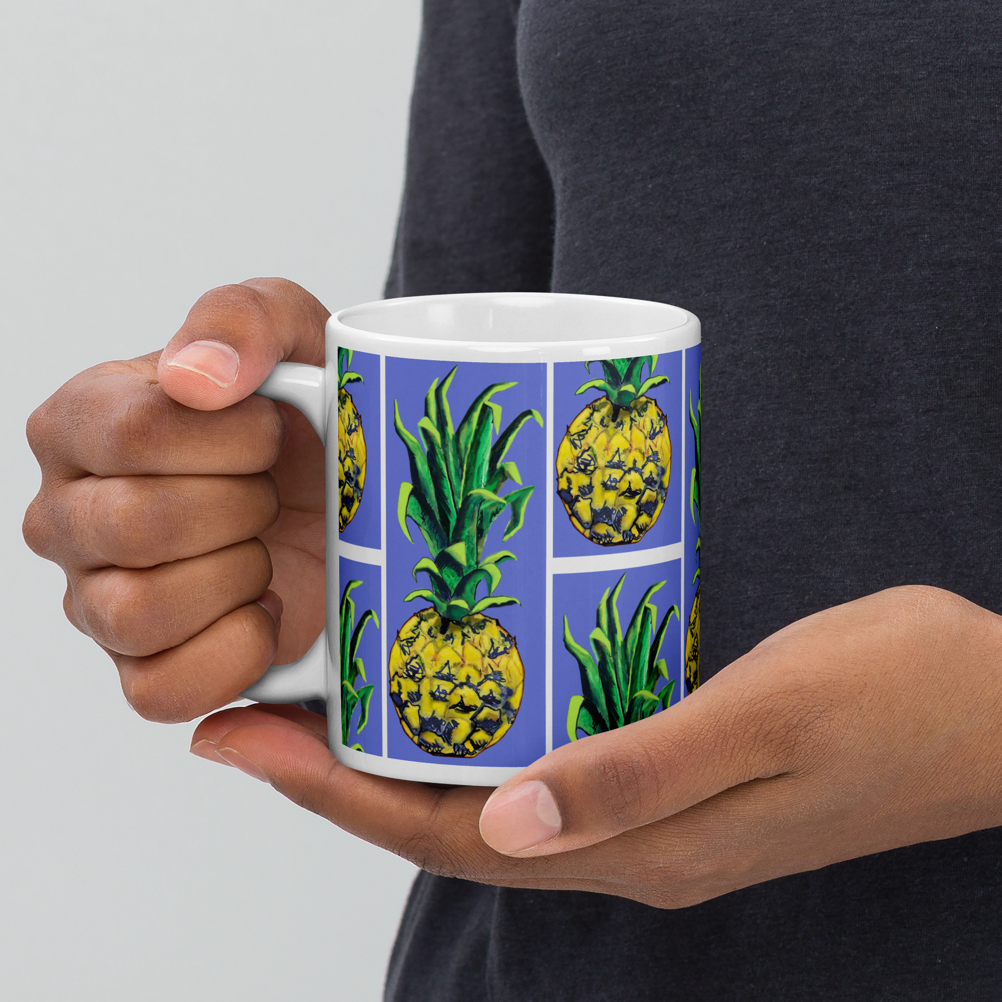 Taza con diseño de piña