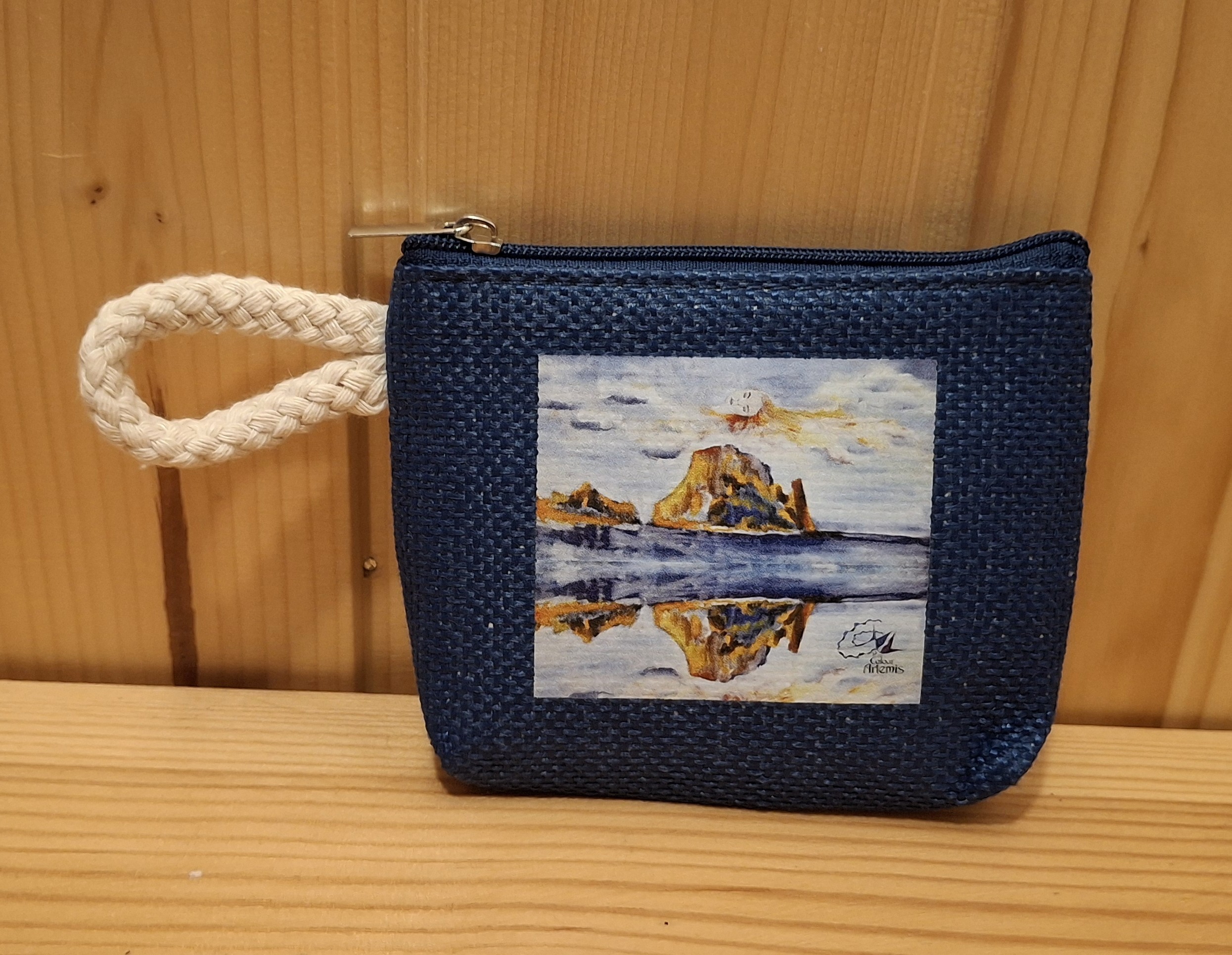 Monedero azul motivo Es Vedra | Blue wallet with Es Vedra motif 