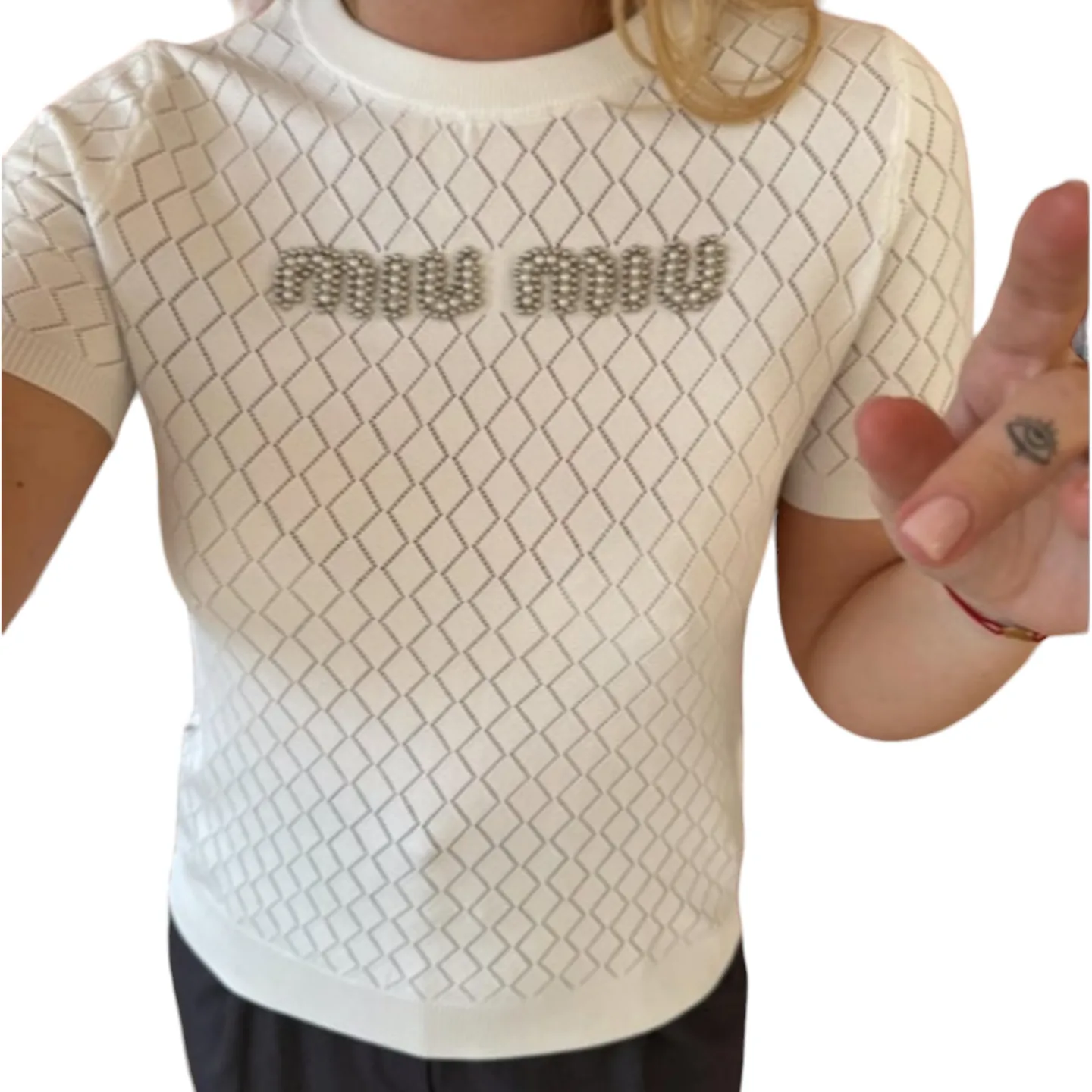 Beyaz Boncuk İşlemeli Desenli Bluz