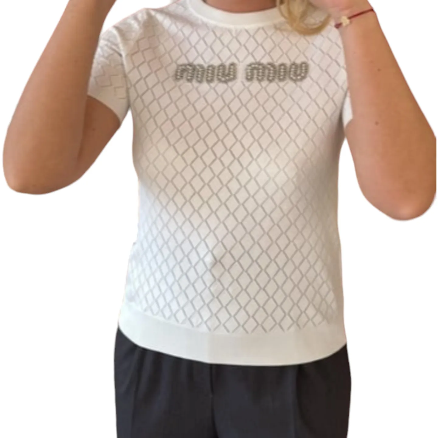 Beyaz Boncuk İşlemeli Desenli Bluz