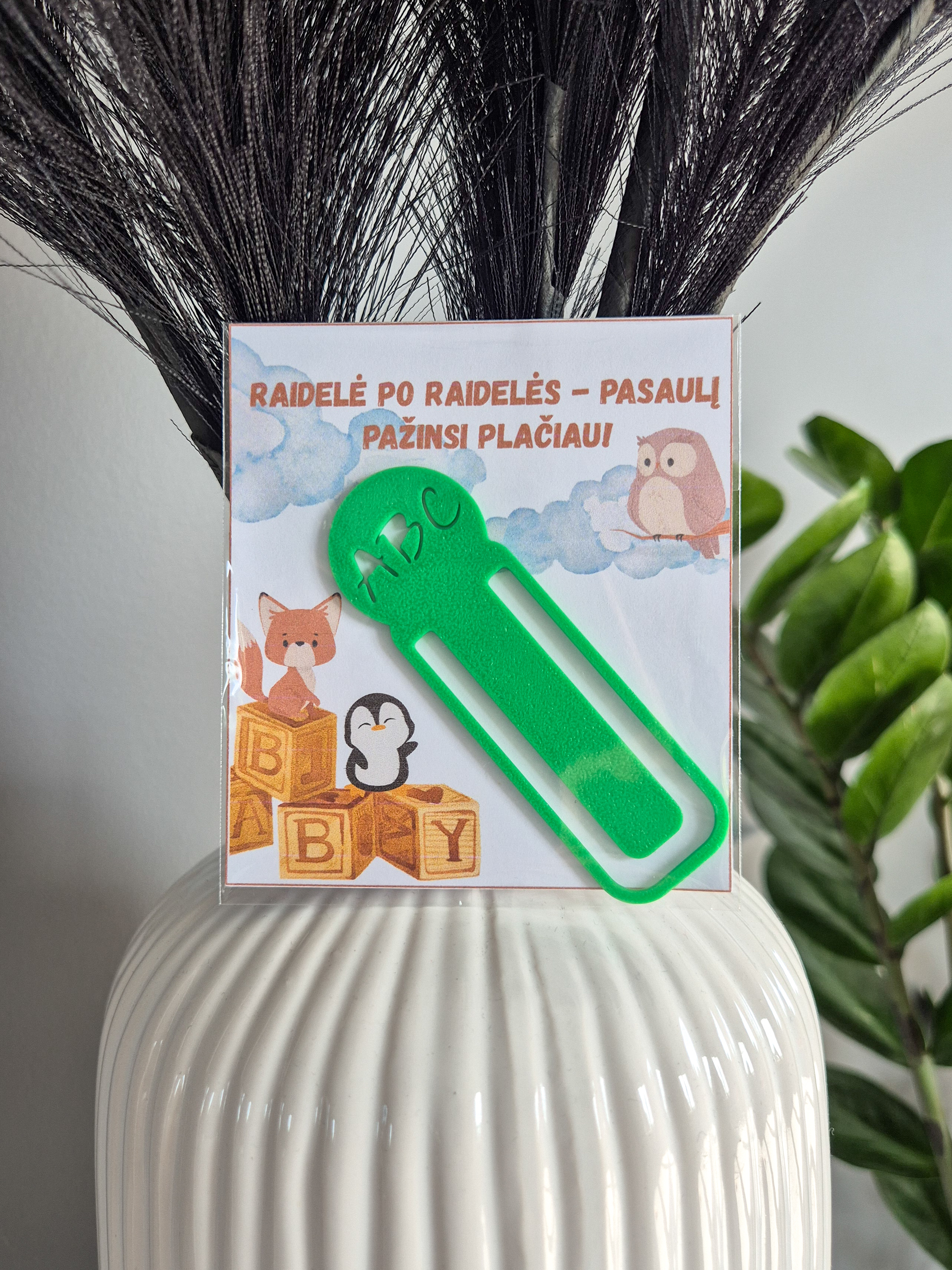 Knygos skirtukas „Raidelė po raidelės“