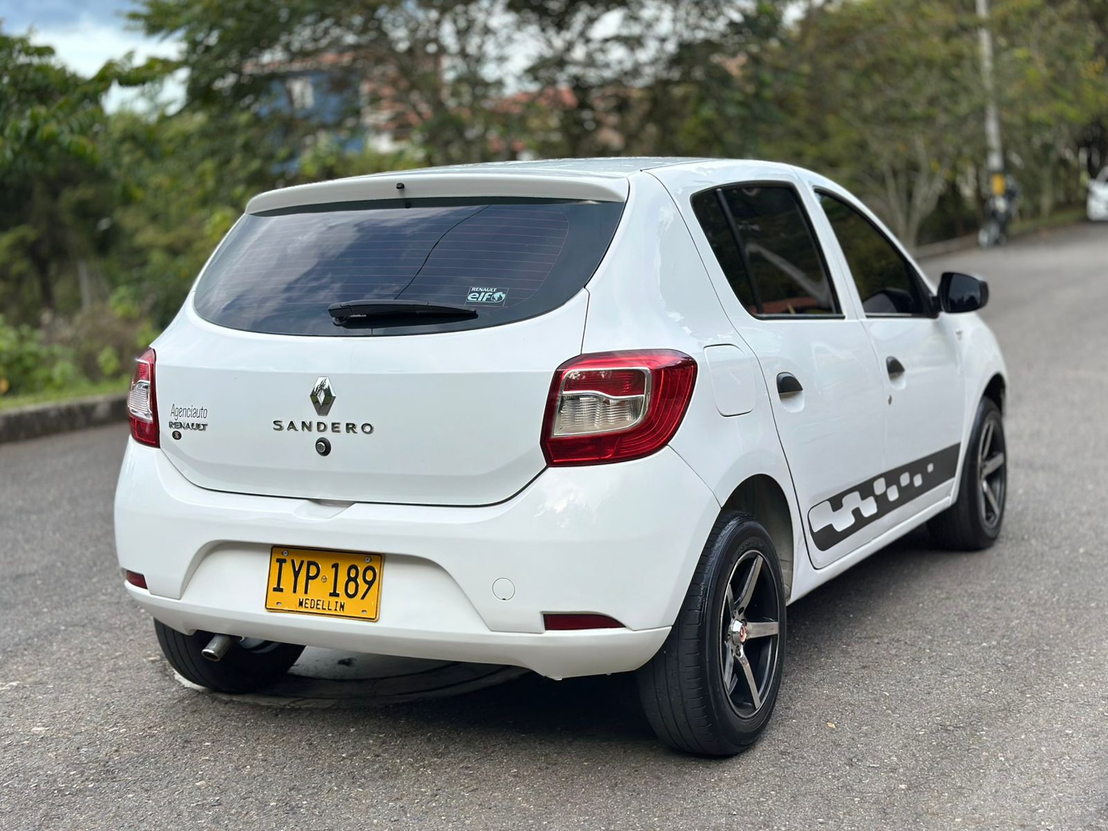 RENAULT SANDERO 