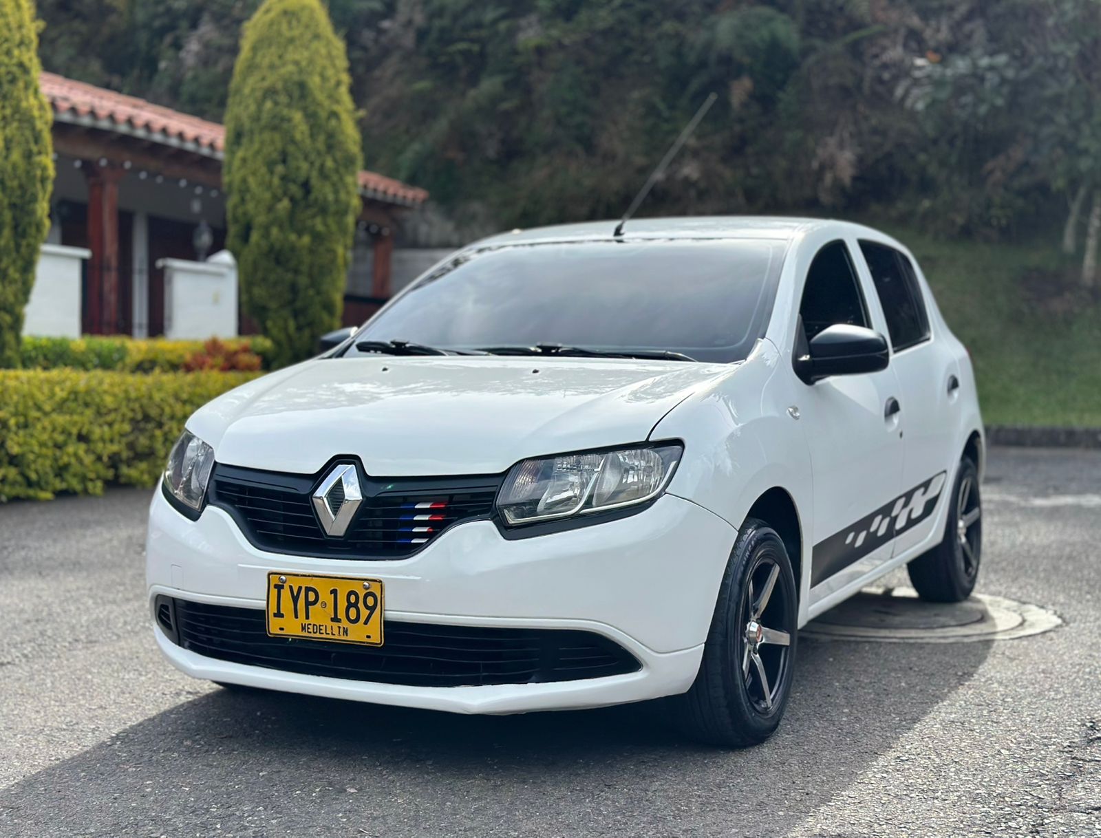 RENAULT SANDERO