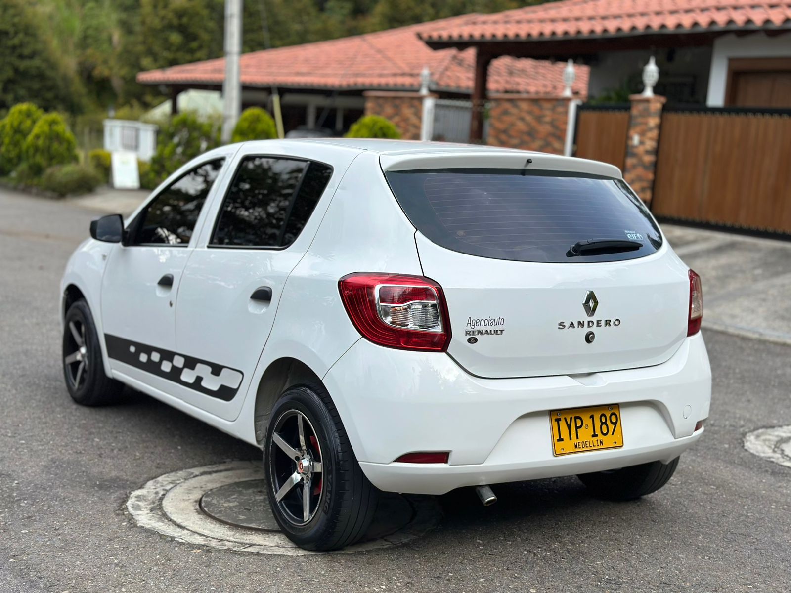 RENAULT SANDERO 
