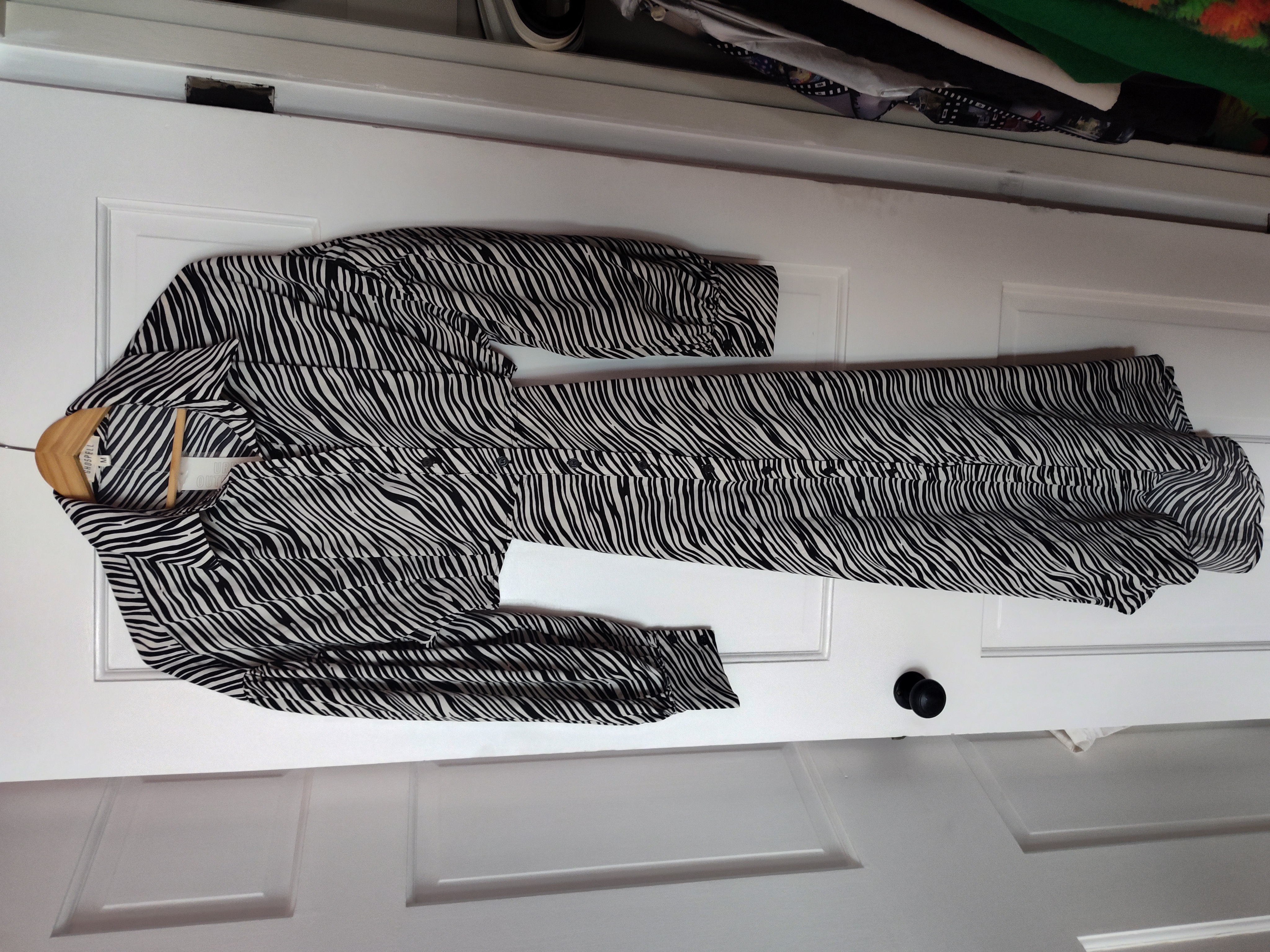 Ghospell Branded "Black and White Striped Dress" 