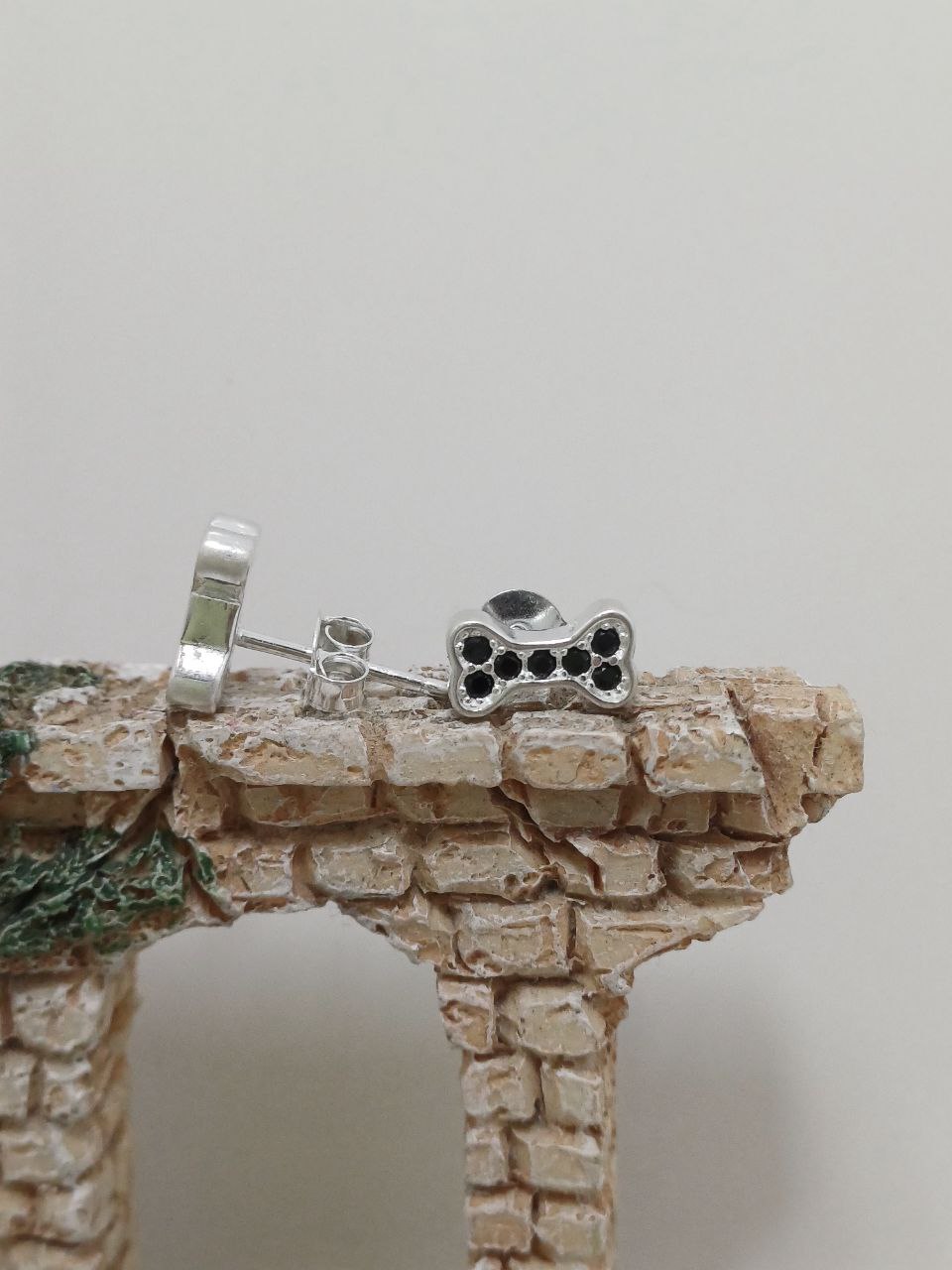 Pendientes de plata con forma de hueso