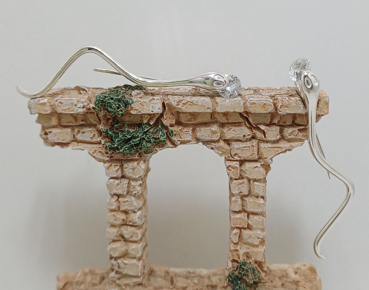 Pendientes tipo trepador con forma de serpiente