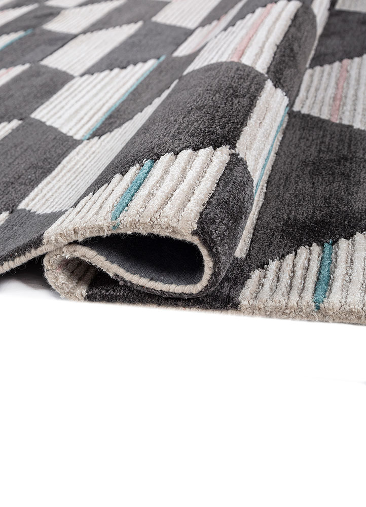 Geometric Pattern Area Rug