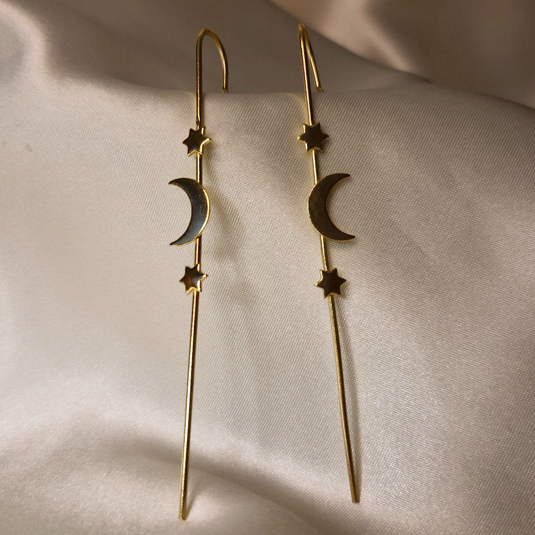 Starlit Skies Earpin – Moon & Stars Trail Design