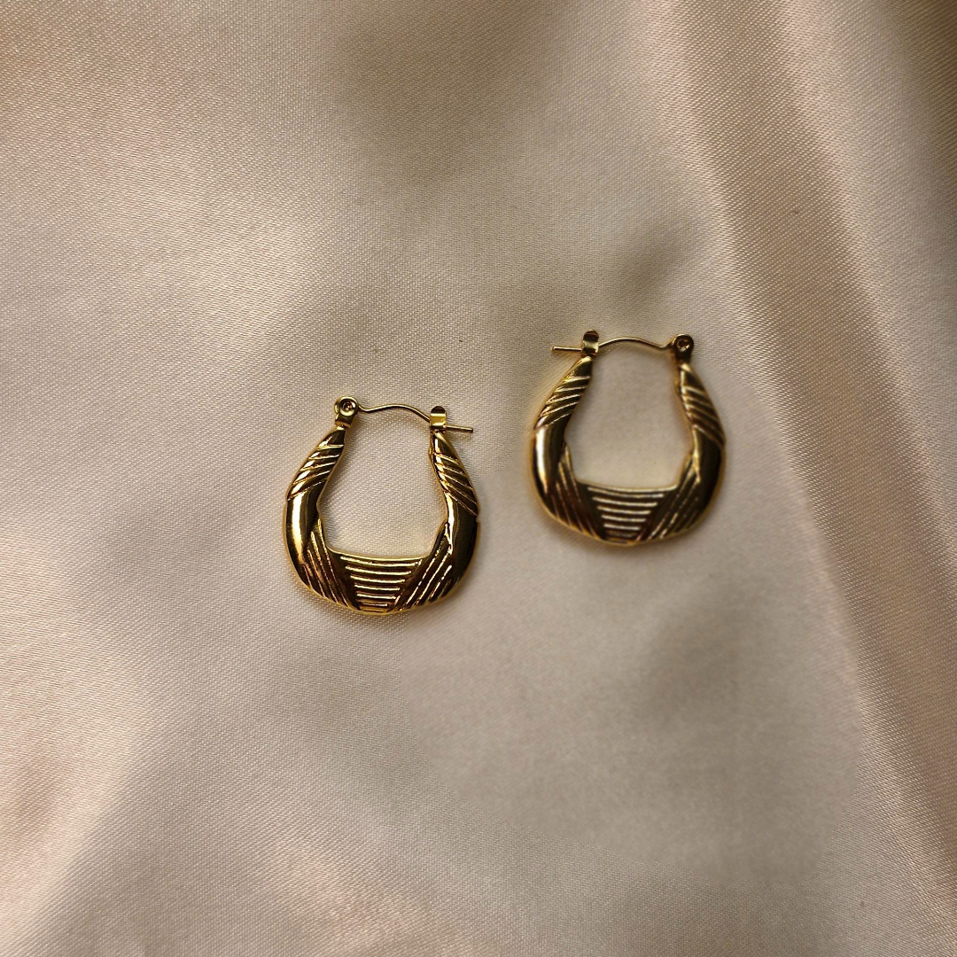 Golden Ribbed Hoop Earrings